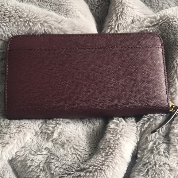 Kate Spade Cedar Street Lacey zip around Wallet - Picture 3 of 7
